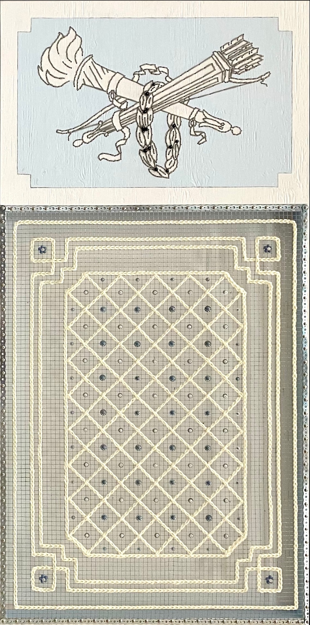 Un trumeau bleu aux attributs de l&rsquo;amour 